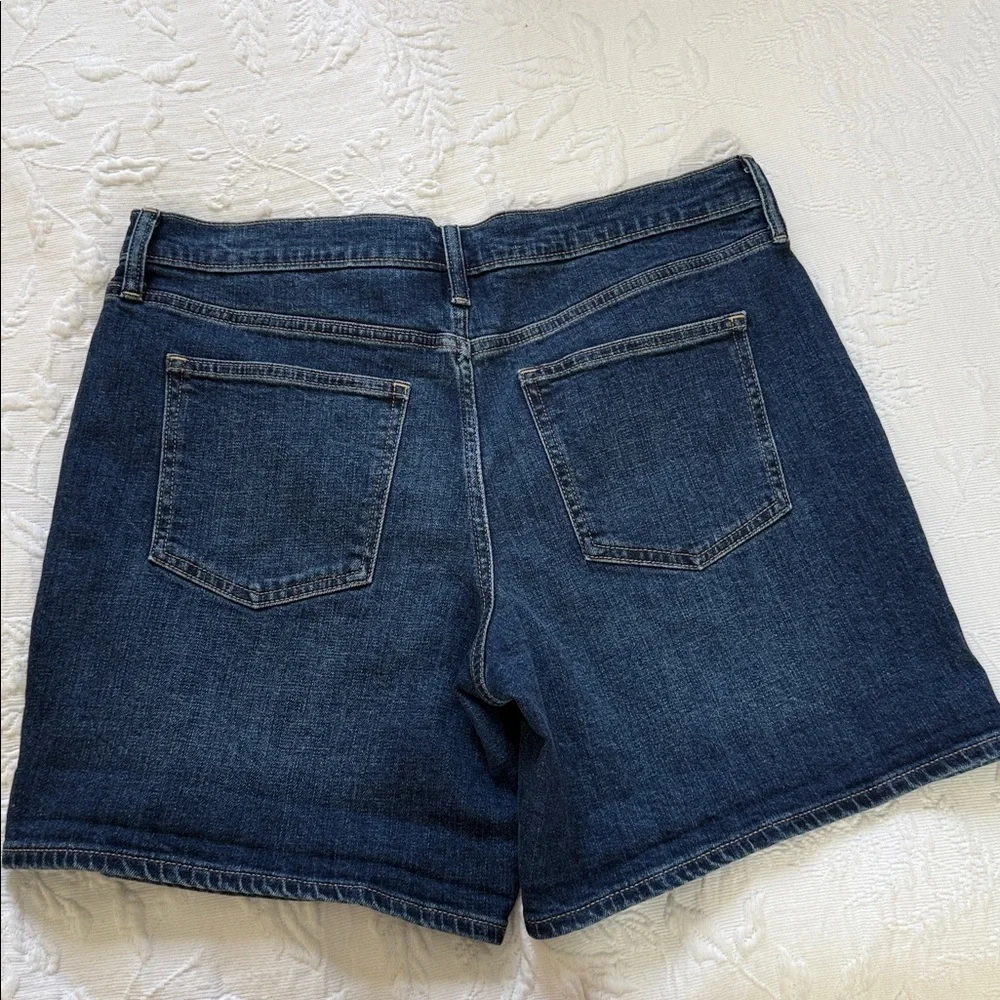 NWT Gap Girlfriend Short Dark Wash Denim Shorts - Picture 4 of 4